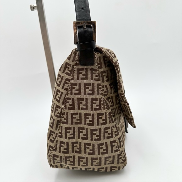 Fendi Mamma Baguette in Zucchino Canvas - Picture 8 of 16